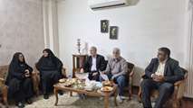 دیدار مدیرکل بنیاد خراسان رضوی با خانواده‌های شهدای کارمند در هفته دولت