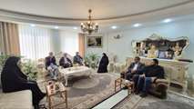 دیدار با خانواده شهدای سنگر خیابان در مشهد مقدس